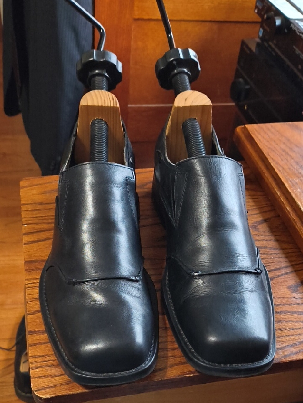 Steve Madden Black Leather Slip-On Loafers  :Size 10 5